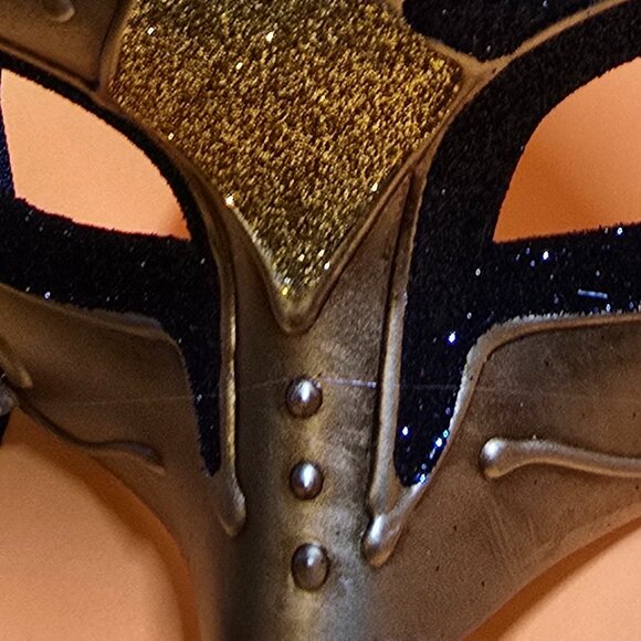 The Checkered Phantom Gold or Silver - Picture 12 of 12